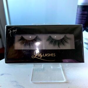 LILLY LASHES- Miami